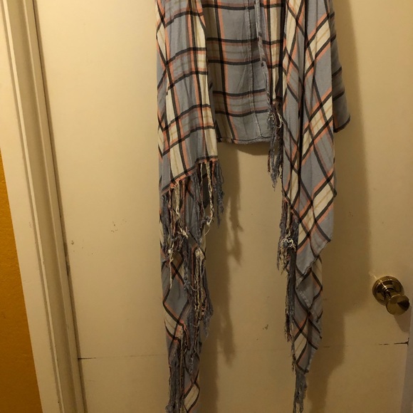 Lightly worn Miami sleeveless plaid cover from Francesca’s - Picture 5 of 5